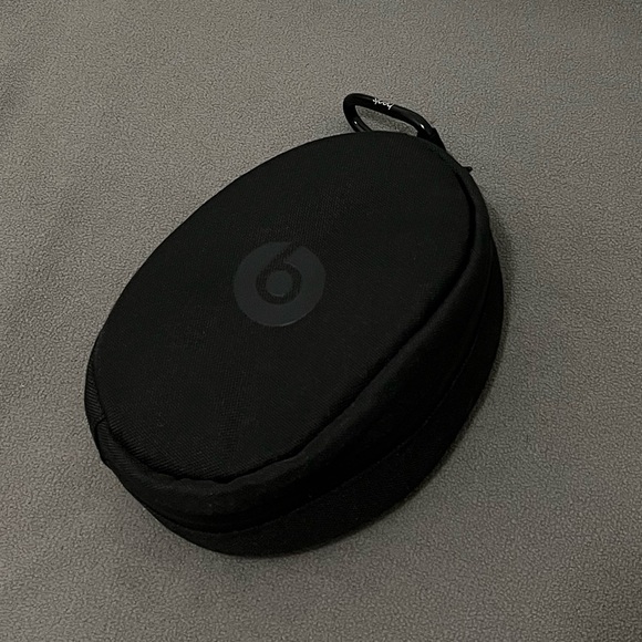 Black Beats Headphone Case - Picture 1 of 7